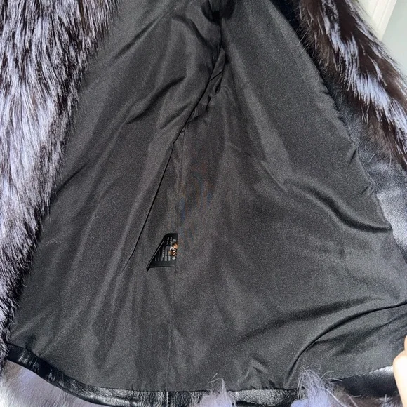 Elegant Gray Fox Fur Jacket - Picture 5 of 11